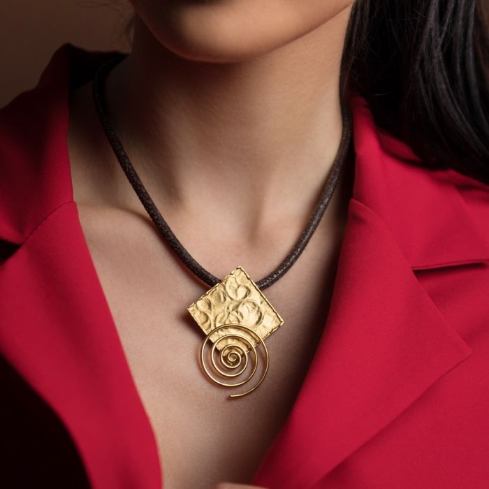 Women Handmade gold necklace 18CT KON0001