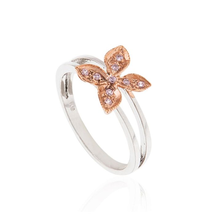 White ring 9ct with a flower pattern