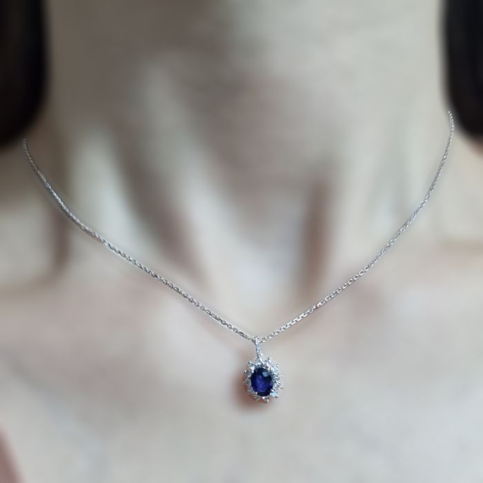 Women's necklace in White gold rossete with diamonds and sapphire 18ct SOY0004