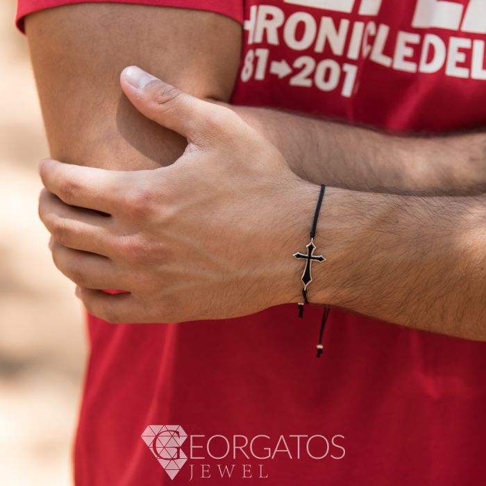 Men's bracelet with cross