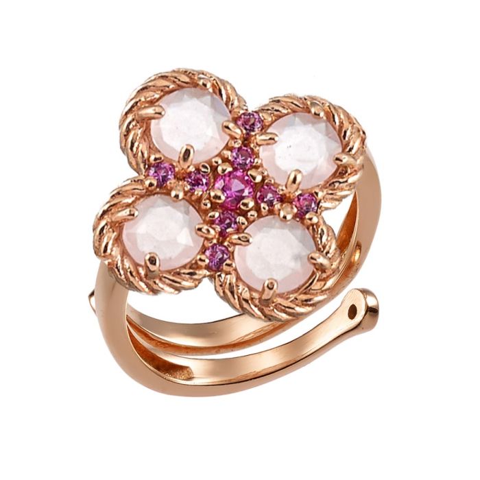 Vogue silver ring with a flower pattern