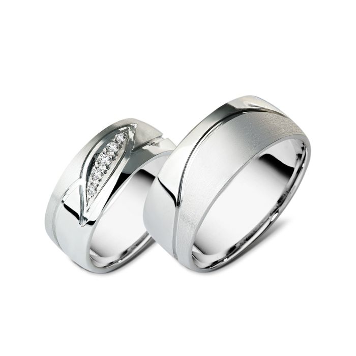 Pair of silver wedding rings E1008